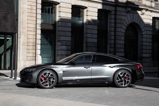 比特斯拉更帥更美的純電跑車6款！e-tron GT2對上Taycan、EQS比拚i4，2022年電動車怎麼選？(2)