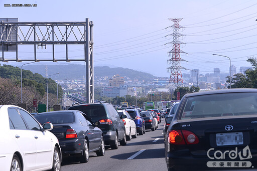 端節走替代道路不塞車 App查充電資訊免焦慮