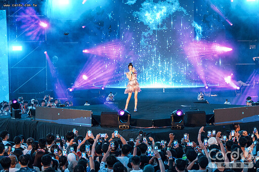 S2O潑水電音節卡司炸裂 碧潭水舞火花終場秀