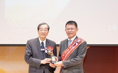 東吳大學校長潘維大榮獲「傑出校長獎」 辦學卓越備受肯定