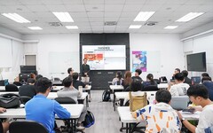 南大數位系邀請中央大學廖長彥助理教授分享「AI學習同伴之教學應用」