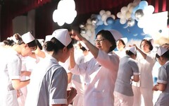 中華醫大護理系加冠典禮231位準南丁格爾傳光宣誓