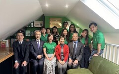 徐佳青訪問英國僑界 讚許華園中文學校為全球TCML模範生