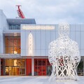 西班牙藝術家Plensa 在台首作 富邦美術館廣場〈光與愛〉八米巨型雕塑