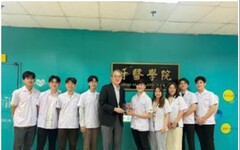 泰國朱拉隆功大學牙醫學院學生一行9人，來台灣中國醫藥大學學術交流參訪增進合作友誼