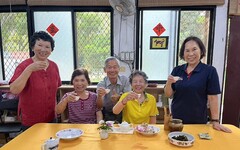竹市共餐據點首辦「茶藝美學」課程 開啟長者五感體驗療癒生活