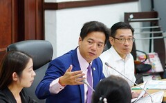 中秋佳節關懷街友送暖 邱臣遠代理市長：跨局處持續攜手強化協助街友