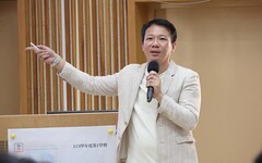 聚焦AI與大數據應用 遠見總編李建興蒞南大解析2025產業人才關鍵趨勢