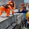 漁工海上突發腹痛 海巡火速救援後送