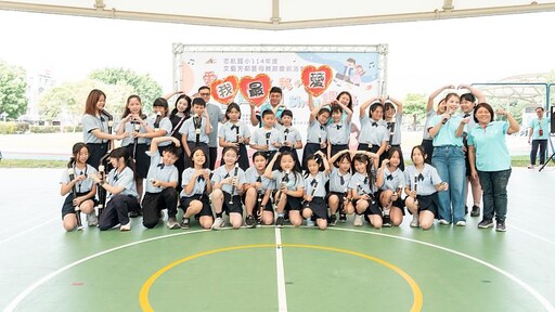 愛在志航+1!372組親子共襄盛舉 偶劇開場、銅管壓軸 母親節感恩活動溫馨登場