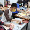母親節「卡」有心 伊甸國光日照學員伴據點長輩過節