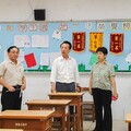翁章梁視察東石高中會考場地，祝福學子應試順利