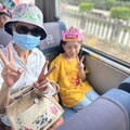 嘉義竹崎衛生所推無菸環境，老幼共乘小火車撿菸蒂