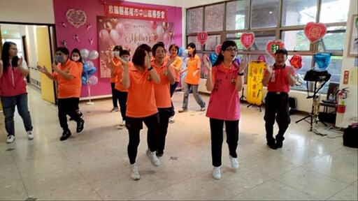 溫馨五月情慶母親節 基隆市中山區團委會攜手仁愛之家溫暖陪伴長者「與媽媽約會」
