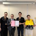 台灣虎航捐贈景文科大旅遊系50件救生衣 攜手培育航空旅遊安全人才