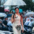 新莊廟街換「新妝」！「廟街潮時尚」走秀 演繹傳統文化新風貌 潘怡良打造40套專屬服飾 侯友宜：用時尚走秀說廟街故事
