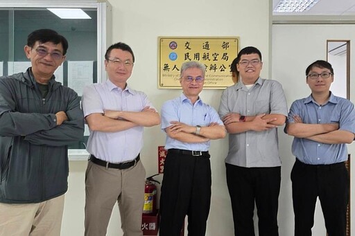 逢甲大學衍生企業機智雲進駐亞創中心 與民航局攜手推動無人機檢驗制度化