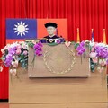 長庚大學畢業典禮千人拋帽 互道祝福