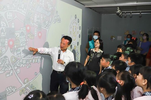 「家鄉百問」進駐展廳!鹿草鄉公所推互動科技展覽