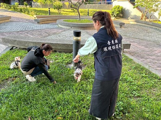 繫妥狗繩 帶上狗便撿拾器 隨手清狗便 做個遛狗模範生 共同維護臺東的好環境