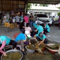 糯香傳愛~救國團關廟區義工包粽送暖，1850顆肉粽飄香關懷弱勢