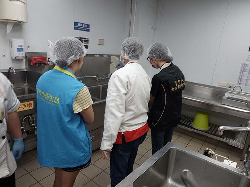 從源頭把關到餐桌 端午稽查食安營養三層守護 邱臣遠代理市長:把握「粽」點5步驟 過節安心最對味
