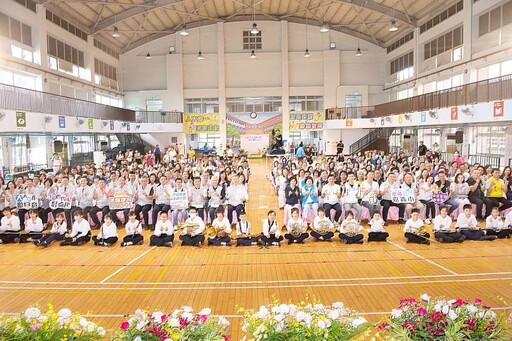 守護孩子上下學!嘉義市表揚100位交通指導志工、33位導護老師、28間愛心商店