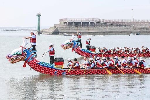 嘉義縣第39屆端午龍舟賽登場,48隊熱情參賽、奮力開划