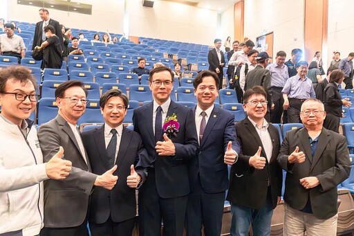 新竹科學園區管理局舉行新任局長交接典禮 邱臣遠代理市長:盼強化產業鏈、穩健經濟發展
