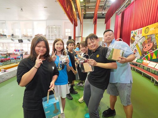 台大EMBA學生會攜手臺東縣救國團 延續「愛．分享」公益活動 點亮偏鄉學童夢想