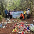 減輕山林塑害 林業保育署花蓮分署攜手志工南三段東段淨山