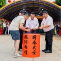 笨港水仙宮關聖帝君巡香起駕，翁章梁點燃起馬炮扶轎啟程