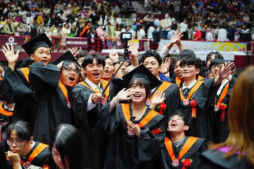 國立成功大學 114 級畢業典禮 沈孟儒校長勉勵畢業生 窮理致知科學濟世