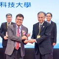 朝陽科大獲頒產學合作績優單位 理工學院表現亮眼