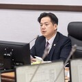 竹市府本週市務會議聚焦教育、交通、社福議題 邱臣遠代理市長：關埔與南區安心通學專車下學年續辦