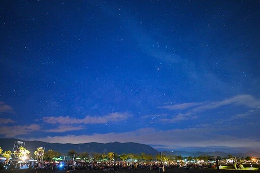 星空×音樂×稻香 台東最美星空音樂會關山場 吸引上千人共賞自然樂章