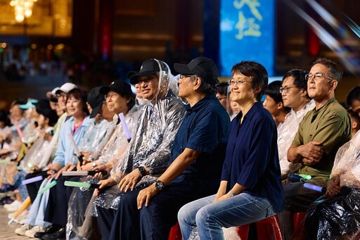 怪獸降臨!親子齊聲說客語 《燈怪》登陸台北世界首演