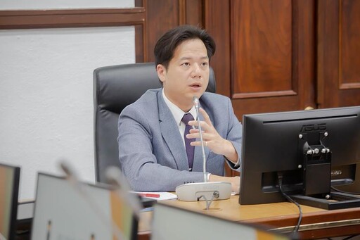 竹市府市務會議聚焦防颱、環保、教育議題 邱臣遠代理市長預告新竹通APP 8/14上線試營運 安全便民雙管齊下