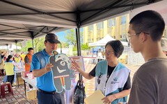 林業保育署臺東分署反詐騙宣導 可愛柴語錄吸引民眾踴躍合影