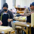 北分署職前訓練培養跨域技能 原民青年從衝浪教練到工藝師 展開斜槓職涯