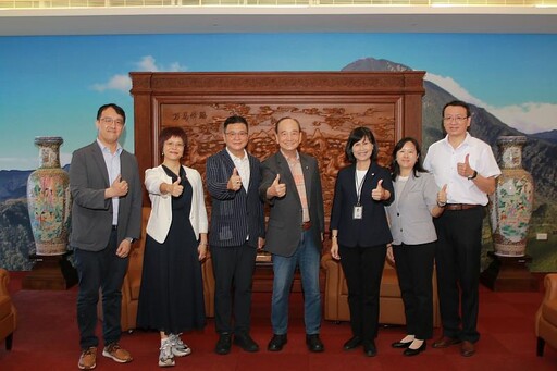 捐款回饋促產學! 城市科大機械系傑出校友吳文彥獲頒感謝狀