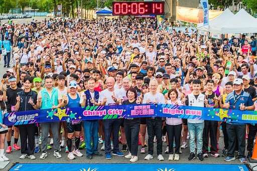 嘉市榮獲遠見雜誌「運動友善之都」 2025嘉義雙潭星光路跑 黃敏惠市長與4千跑者點亮雙潭夏夜