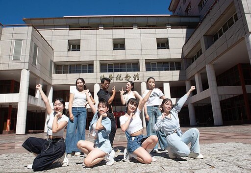 文化大學舞蹈系快閃熱舞 舞出青春燦爛時分