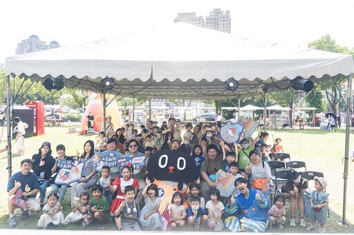 竹市草地故事節接連兩天登場 邱臣遠代理市長邀市民搭上閱讀火箭