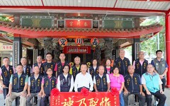 翁章梁縣長贈匾朴子春川宮 表達敬意與感念信仰力量