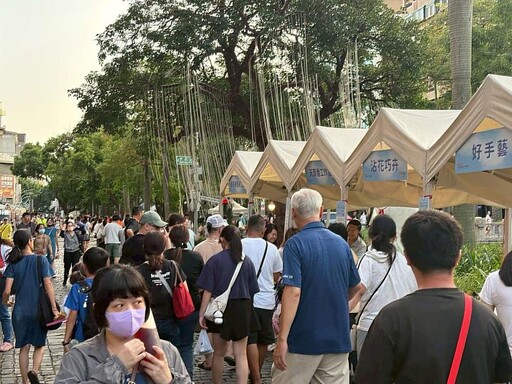 竹風好市集人氣旺 邱臣遠代理市長邀中秋連假來竹市嚐世界美食