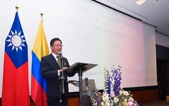 駐哥倫比亞代表處國慶酒會 視障生驚豔演唱「感恩的心」