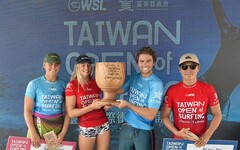 台東金樽湧觀眾觀賽！臺灣國際衝浪公開賽QS6000澳洲選手包辦男女雙冠