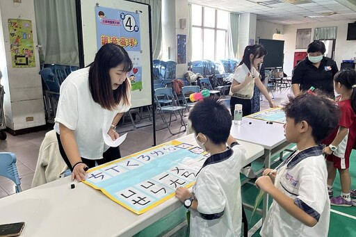 南大國文系師資生走入校園 陪伴小一學童挑戰注音闖關活動