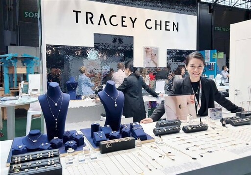 廣受白領女性青睞 TRACEY CHEN進軍巴黎時裝周